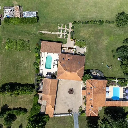 Domaine Chez Les Rois 4* Berneuil (Charente)